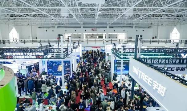 开幕首日，盛况空前“2026北京人工智能与机器人展会”正式启幕