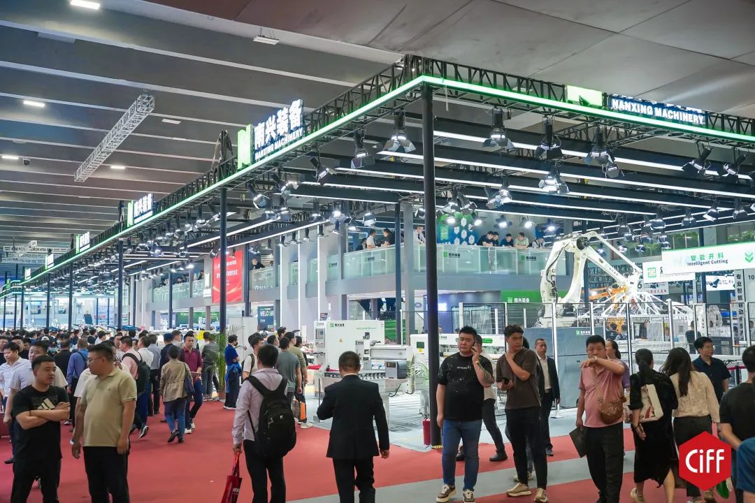​2027CIFF广州办公商用及设备配料展 汇聚生产设备、家具五金和辅料三大展区